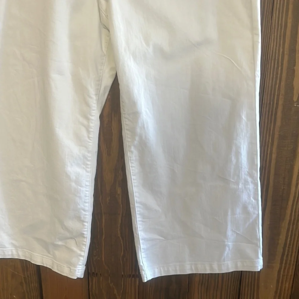 St. John's Bay Women's White Flare & Wide Leg Jeans - Picture 3 of 8